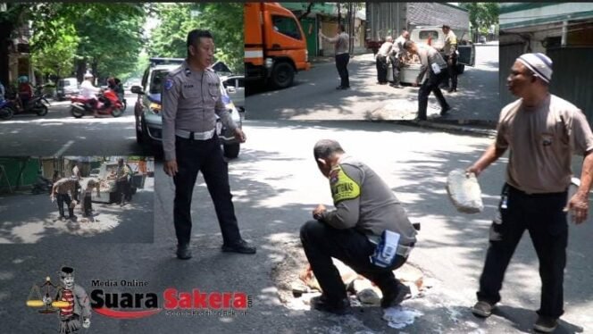 
					Cegah Laka Lantas, Polisi Tambal Jalan Berlubang di Pasuruan yang Tak Kunjung Diperbaiki