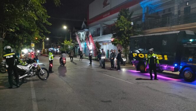 
					Ciptakan Situasi Kondusif di Bulan Ramadhan Polres Sumenep Patroli Sahur