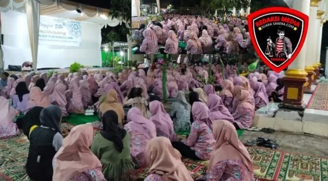 
					Ribuan Jama’ah Hadiri Acara Tradisi Bluk Gebluk di Rembang Pasuruan