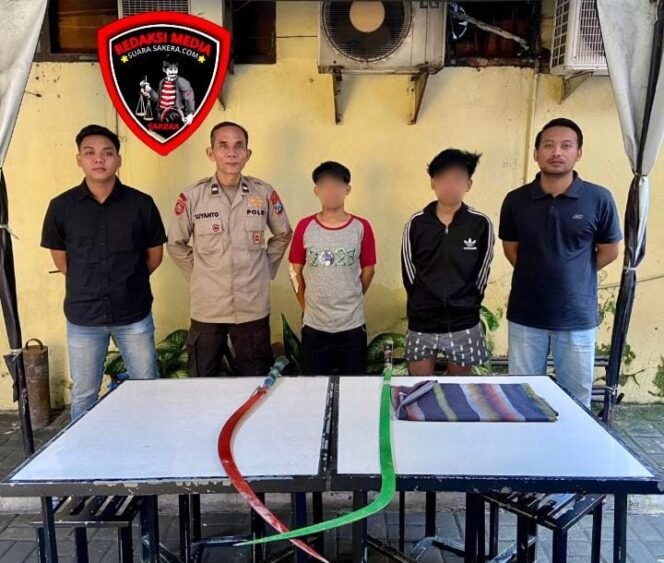 
					Gerak Cepat Polisi Amankan Dua Remaja Bersajam Hendak Tawuran di Surabaya